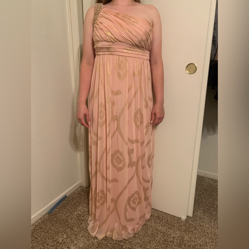 One-shoulder prom dress